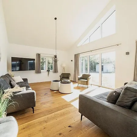 Exklusives Grosses - Modern, Geraeumig, Nah Am