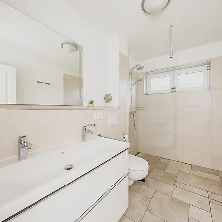 Exklusives Grosses - Modern, Geraeumig, Nah Am Feriehus