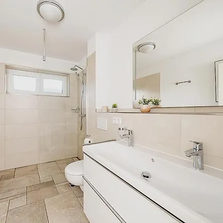 Exklusives Grosses - Modern, Geraeumig, Nah Am Feriehus